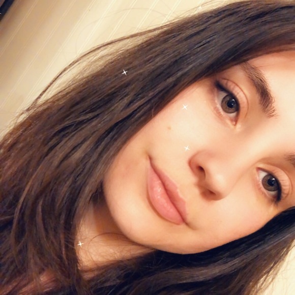 Meet your Posher, Anna - Picture 2 of 2